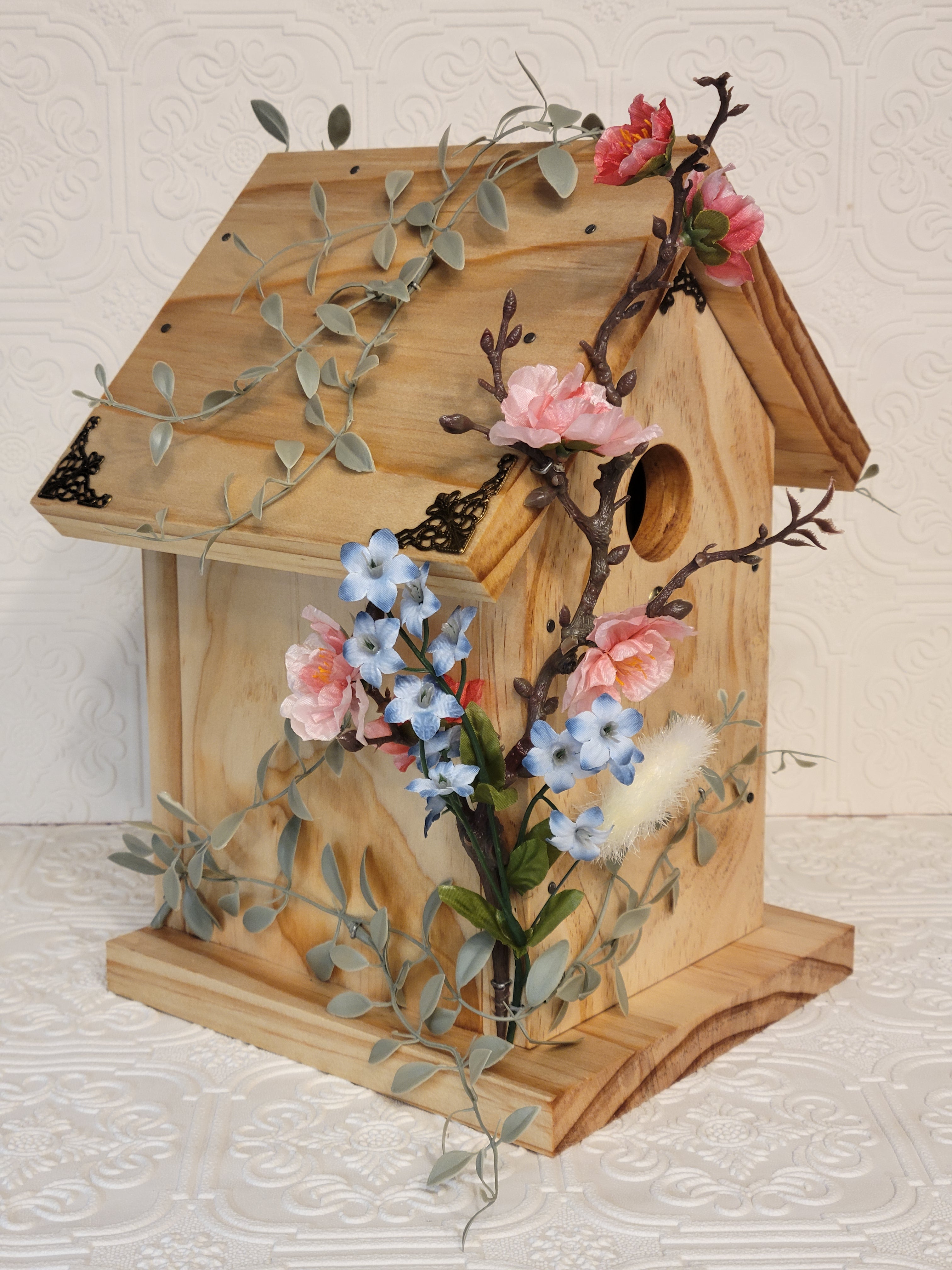 Decorative Birdhouse (Functional)